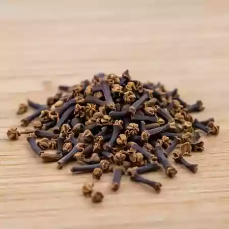 Kerala clove buds with high eugenol aroma, cleaned and well dried
